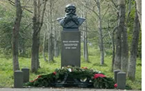 Памятник С. О. Макарову